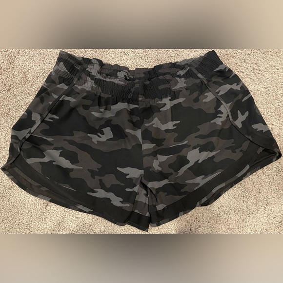 ATHLETA MESH RACER RUN MID RISE 4 SHORT - Picture 7 of 10